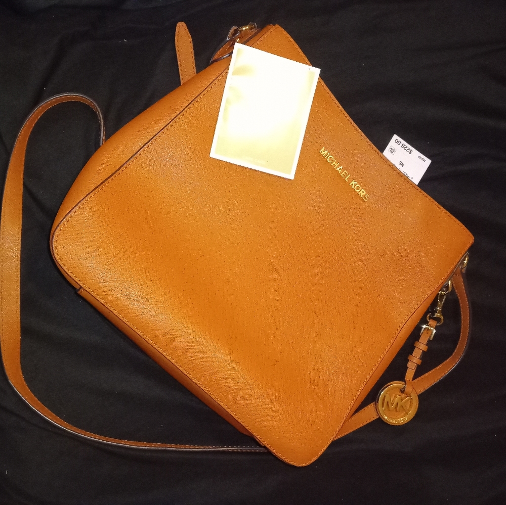 Michael kors large messenger